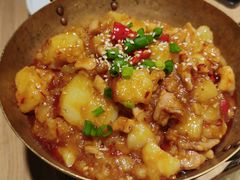 东川洋芋焖鸡-壹霖·洱语云南菜(方恒国际店)