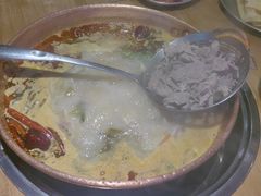 -洱火云南酸菜牛肉火锅(石景山当代商城店)