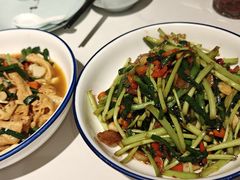 藜蒿炒腊肉-回家吃饭·地道南昌菜(建德观总店)