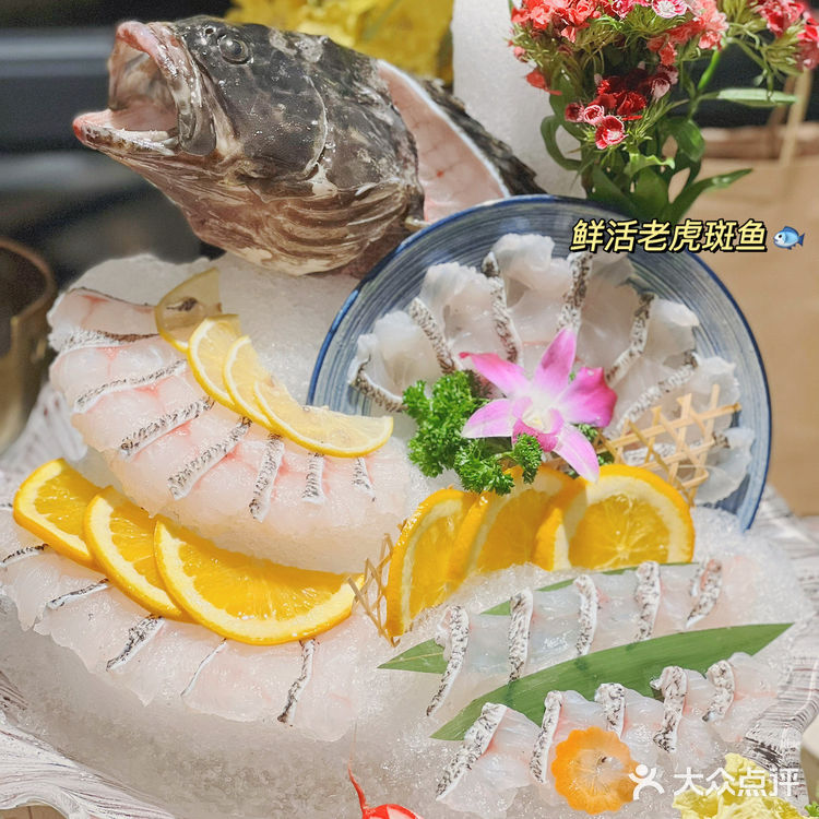 沉浸式海鲜🦞火锅🍲——视觉👀与味觉的盛宴