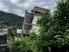 -四川汶川特大地震漩口中学遗址