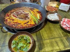 -黄潇洒老火锅(九眼桥宏济巷店)
