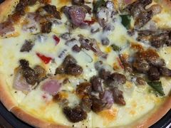 匈牙利牛肉披萨-YAFEE雅菲·粤菜·湘菜·融合菜(魏公村店)
