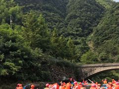 -安吉龙王山峡谷漂流