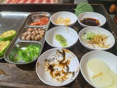 -围炉肉舍丹东海鲜烤肉·烤活鳗(步行街店)