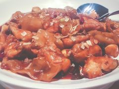 鮰鱼头烧二十年花胶-湘上湘(米其林餐厅-正大中心总店)
