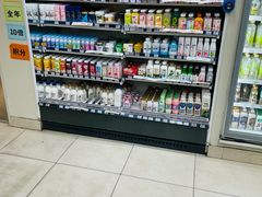 -全家便利店(江湾镇站店)