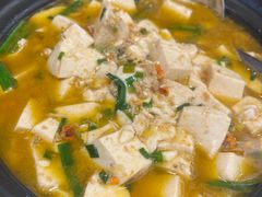 蟹黄豆腐砂锅-老季市·三代非遗传承·地标美食老汁鸡(工农路店)