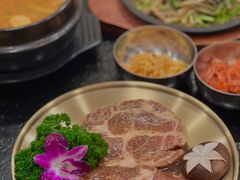 -臻牛烤肉
