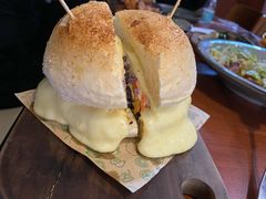 超厚芝士牛肉汉堡-魏斯理汉堡(西安沣东吾悦店)