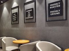 用餐区-瑞幸咖啡(新世界中心店)