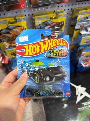 -逝水玩具折扣店