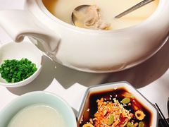 猪蹄汤-小河盐帮·私家菜·烤鸭(三元桥·霄云路店)