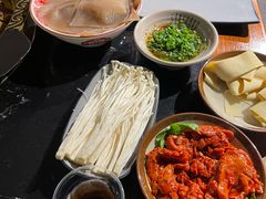 -重庆川渝肥妹火锅