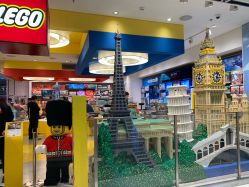 -乐高品牌旗舰店(人民广场店)