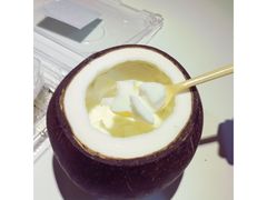 -志龙皇冠吃货椰子铺