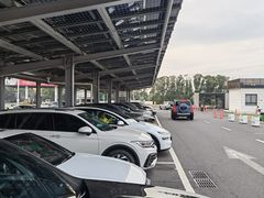 -平望服务区·停车场