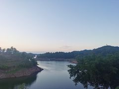 -华凌山庄·隐湖栖