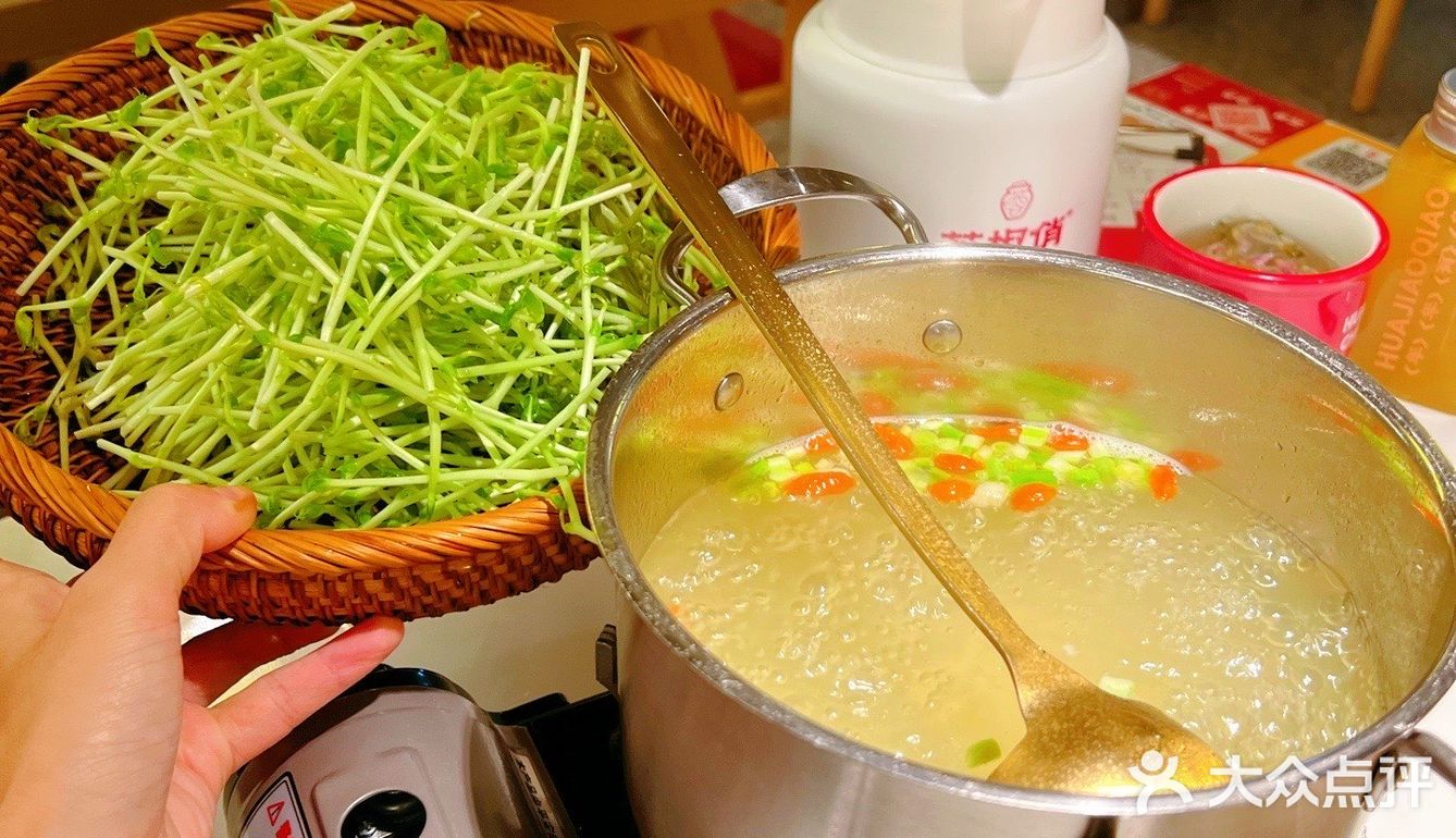 广州最多菜式的酸菜鱼店｜有辣有不辣各种特色菜任君选择 