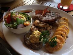 -Bamboo Bar & Grill Restaurant