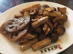 -老鼎万春卤菜(鹭湖宫8区店)