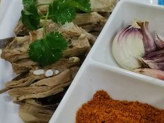手抓羊排-清真·伊清阁餐厅