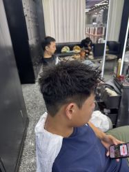 -藤野造型·烫·染发型设计店