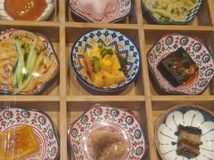 -阿瓦山寨·湘菜现炒·剁椒鱼头王(咸阳总店)