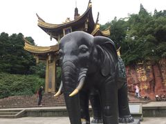 -峨眉山报国寺