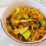 富有新疆民族特色。点了鸡肉炒米粉