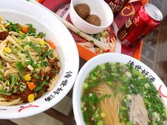 -牛一嘴·兰州牛肉面·大盘鸡(财富中心店)