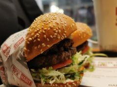 -The Habit Burger Grill 哈比特汉堡(复兴soho店)