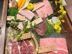 -山川小町·极番烧肉(新地假日广场店)