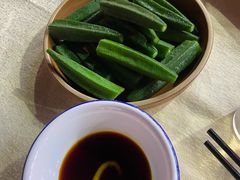 -猪三哥肥肠鸡川菜小炒