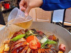 -刘姐啤酒鱼民族演艺餐厅(西街总店)