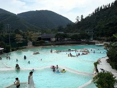 -十万大山布透温泉