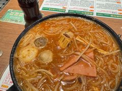 -肥汁米蘭香港米线(定西路店)