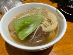 金牌牛腩面-小金鬼·煎饺·鸽子汤