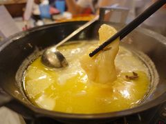 -鲜入围煮花胶鸡海鲜火锅