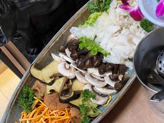 -老牌坊云南鱼豆花火锅(哈西万达店)