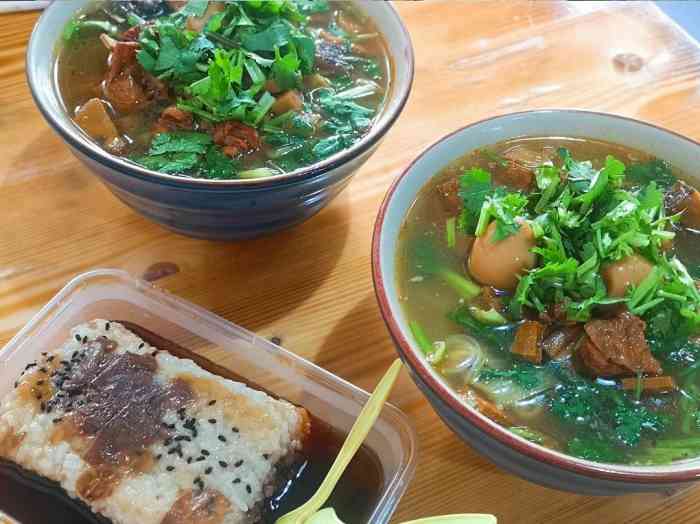 三胜街田庆辉田记米线-"开封同事倾力推荐的米线～位置就是书店街.