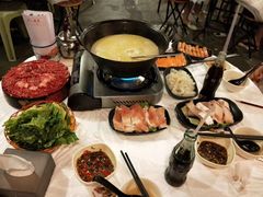 -鲜入围煮花胶鸡海鲜火锅