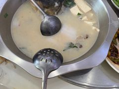 -丹水桥地锅鱼·翘嘴鲌·地方特色全鱼宴(丹江口大坝店)