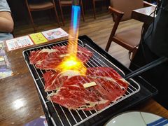 铺天盖地顶级澳牛肉火焰寿司-仙隐小鹿中華の日料(正弘城店)