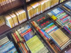 -钟书阁(松江泰晤士小镇店)