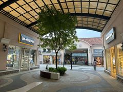 -斯普瑞斯奥特莱斯