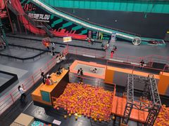 -极限PLAY运动娱乐新世界·团建派对潮玩休闲馆·室内蹦极高空游乐园