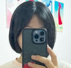-罗亚帝造型·烫发染发