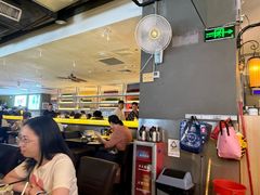 -大头虾越式风味餐厅(光明广场店)