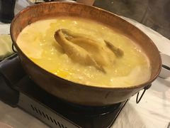 -鲜入围煮花胶鸡海鲜火锅